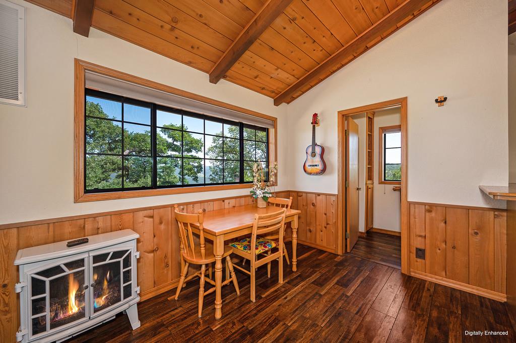 4101 Birdseye View Lane Placerville, CA 95667 - Photo 23 of 62 Looking at full bath