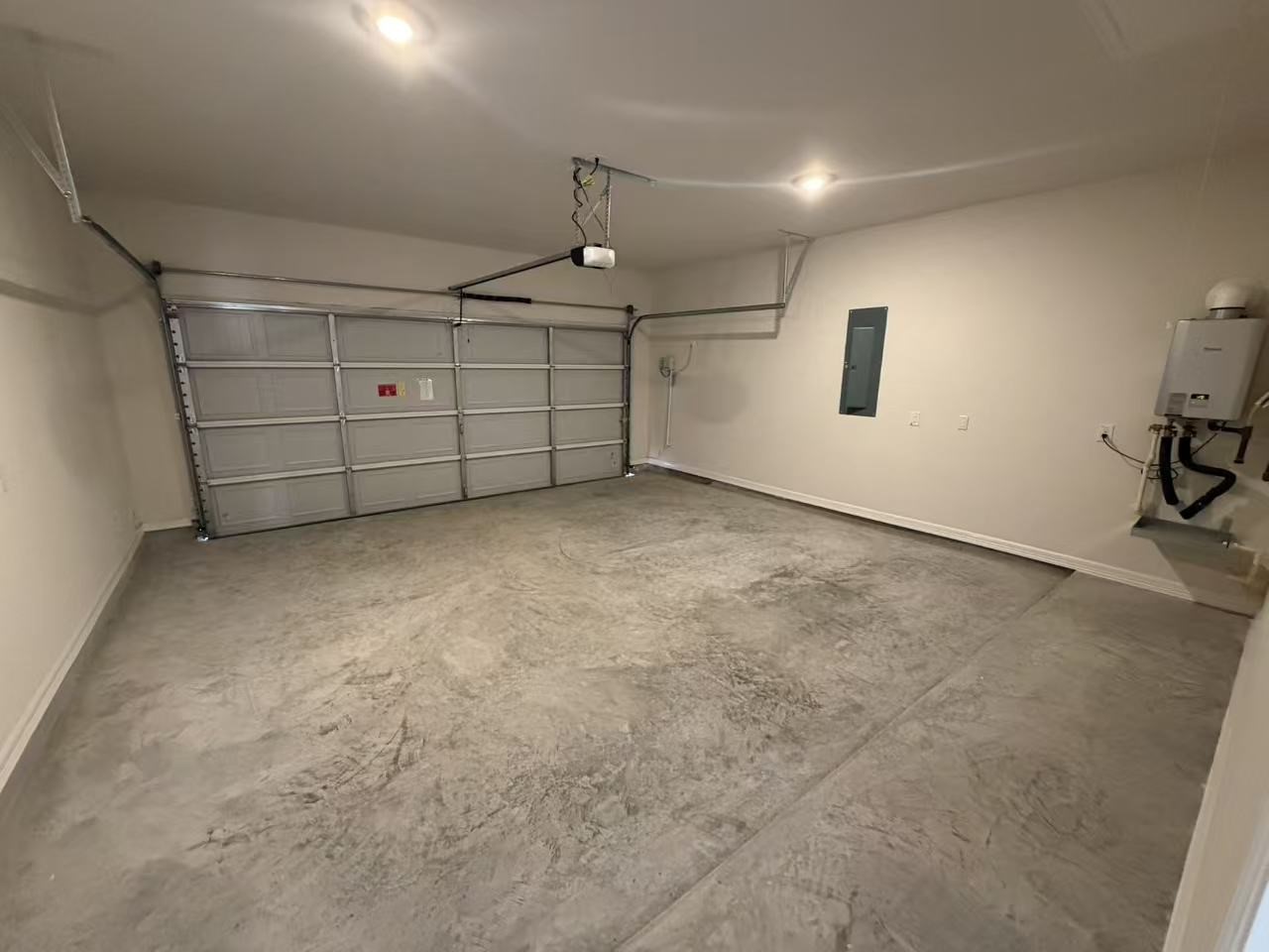 4014 Colony Lane Missouri City, TX 77459 - Photo 7 of 40 a view of a garage