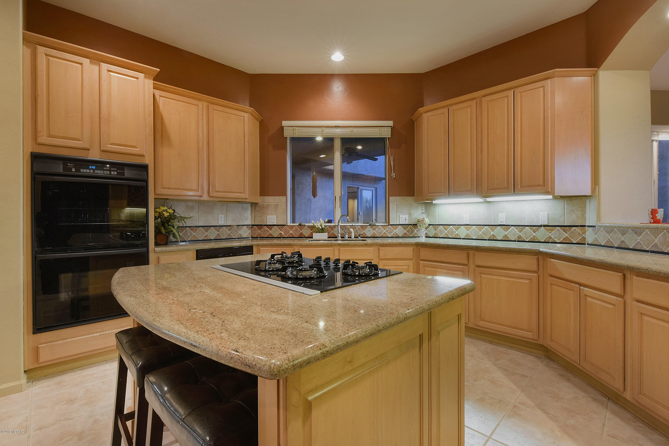 12477 North Piping Rock Road Oro Valley, AZ 85755 - Photo 13 of 32