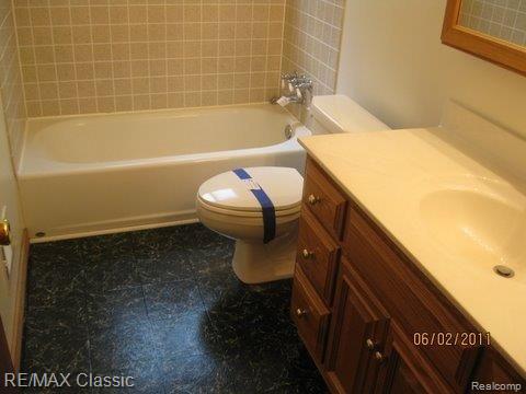 44066 Bemis Road Belleville, MI 48111 - Photo 5 of 9 Bemis 44066 pre-list 6-2-11 ra (9).JPG