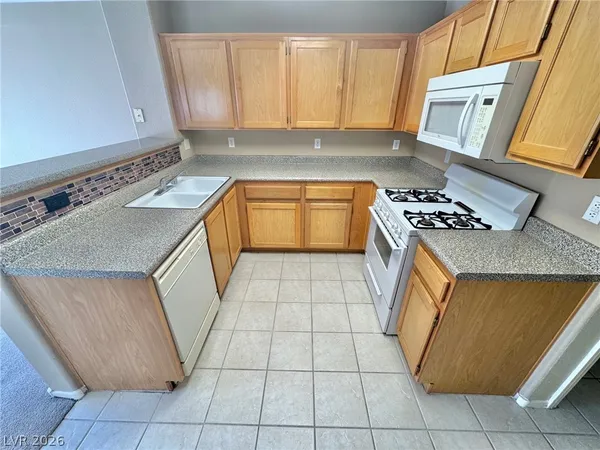 $1,500 | 6401 Hillside Brook Avenue, Las Vegas, NV 89130