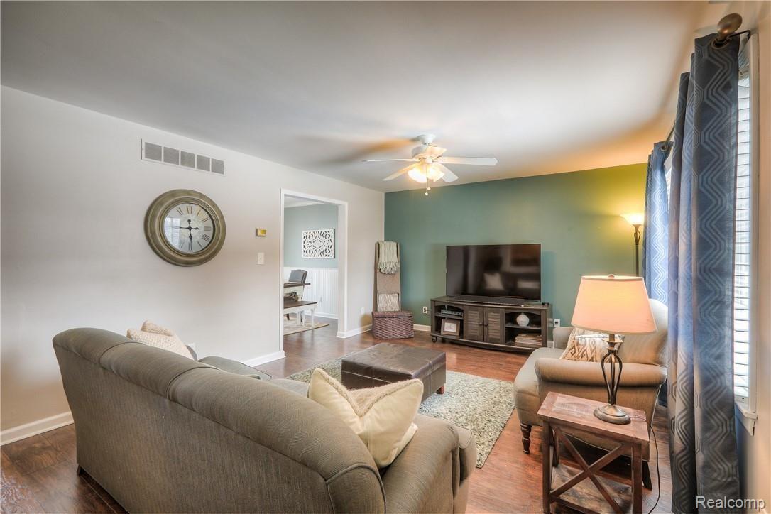29296 Martindale Road New Hudson, MI 48165 - Photo 7 of 28 -28.jpg
