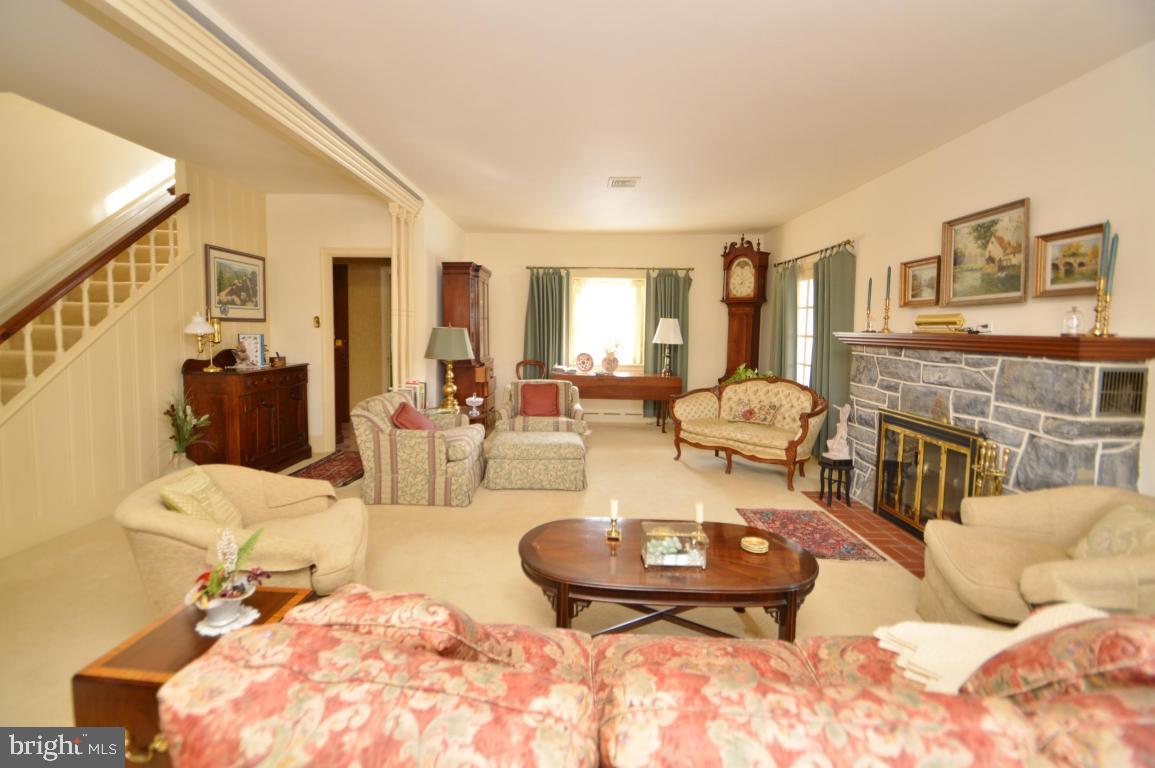 118 East Third Avenue Lititz, PA 17543 - Photo 4 of 14 Gallery Image 4