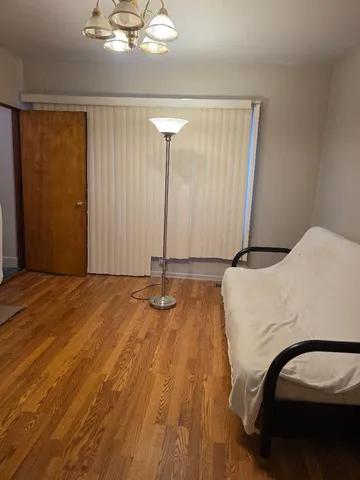 $1,300 | 1712 West 33rd Place, Unit 1, Chicago, IL 60608