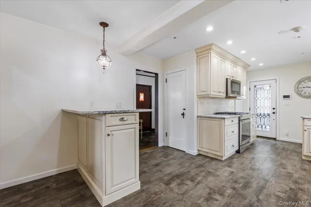 $899,000 | 212 Manhattan Avenue, Tuckahoe, NY 10707