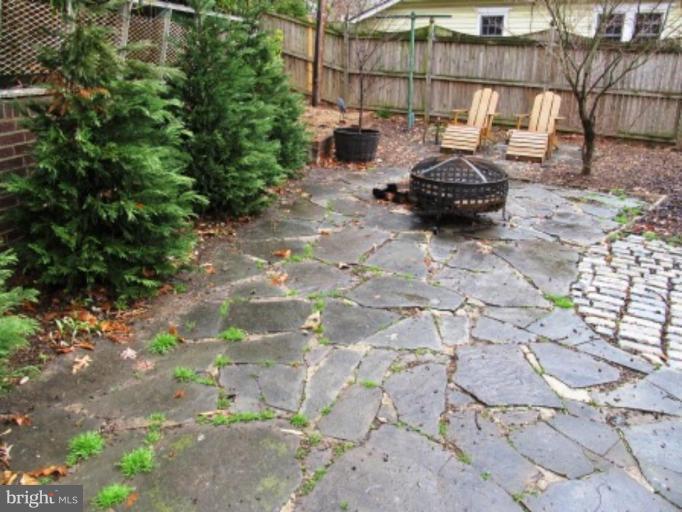 825 Violet Place Silver Spring, MD 20910 - Photo 21 of 24 Patio
