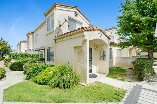 $540,000 | 4 Arthur Avenue, Unit 4, Paramount, CA 90723