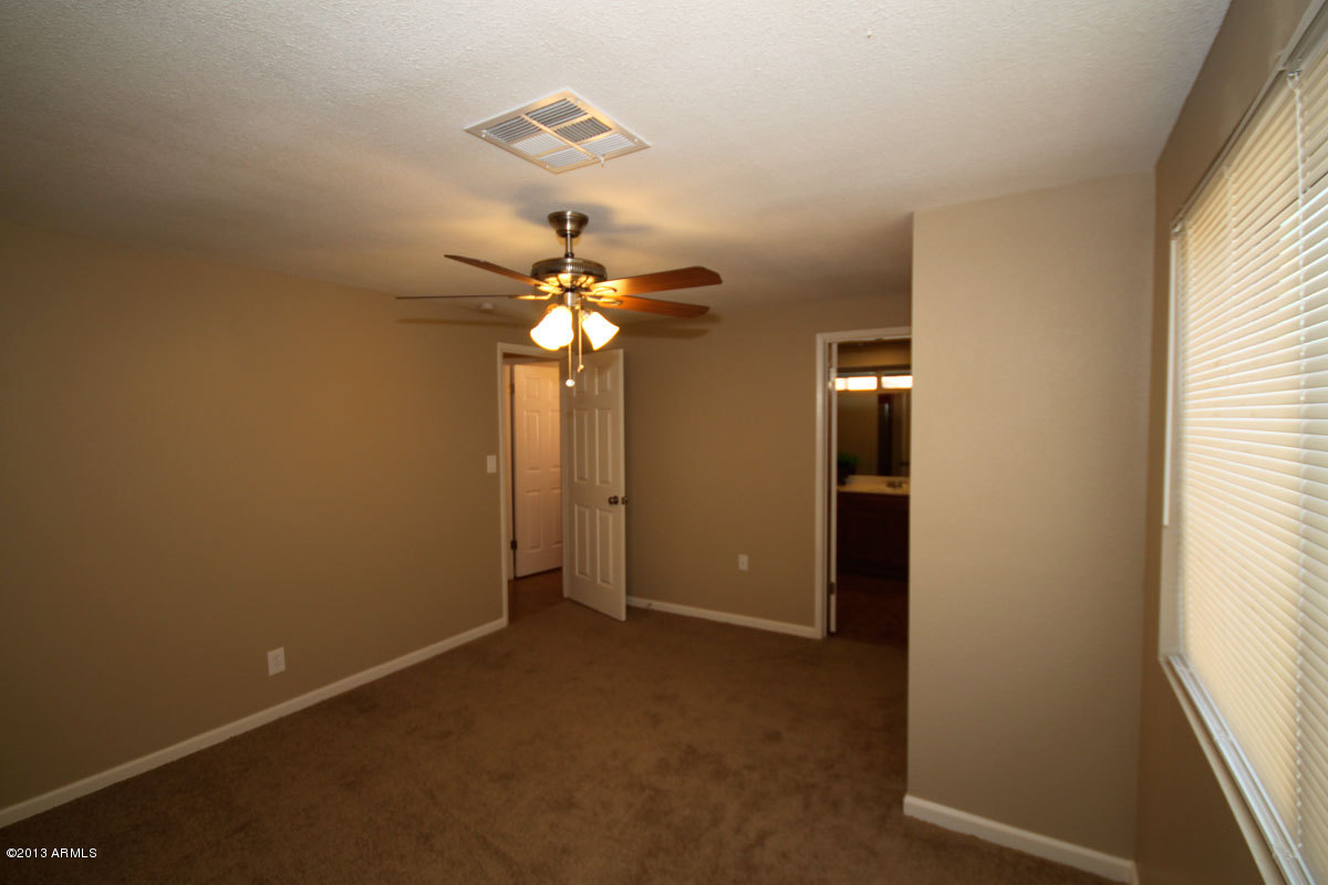 3528 West Griswold Road Phoenix, AZ 85051 - Photo 10 of 25 IMG_1908