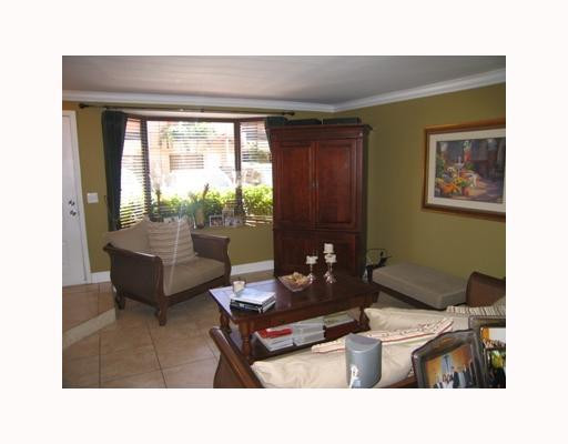 10093 Southwest 77th Court, Unit 10093 Miami, FL 33156 - Photo 2 of 7 Living Room