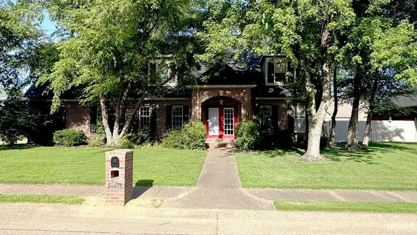 $427,900 | 3288 Westhampton Drive, Newburgh, IN 47630
