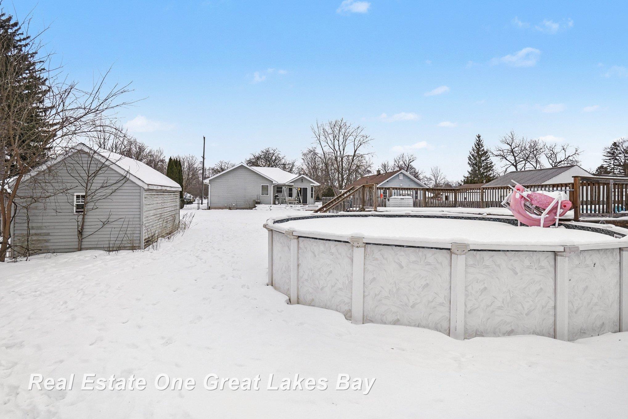 405 Swanson Road Saginaw, MI 48609 - Photo 25 of 28 50199162-54a98432-904a-46de-8911-6b4ef6c486f5.JPG