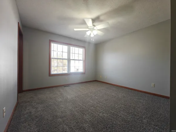 $1,395 | 400 Saw Mill Road, Unit 10, Lafayette, IN 47905