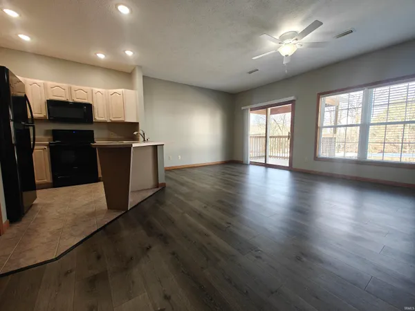 $1,395 | 400 Saw Mill Road, Unit 10, Lafayette, IN 47905