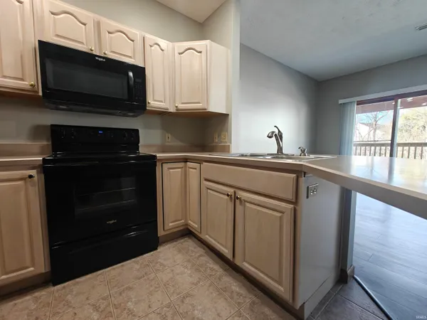 $1,395 | 400 Saw Mill Road, Unit 10, Lafayette, IN 47905