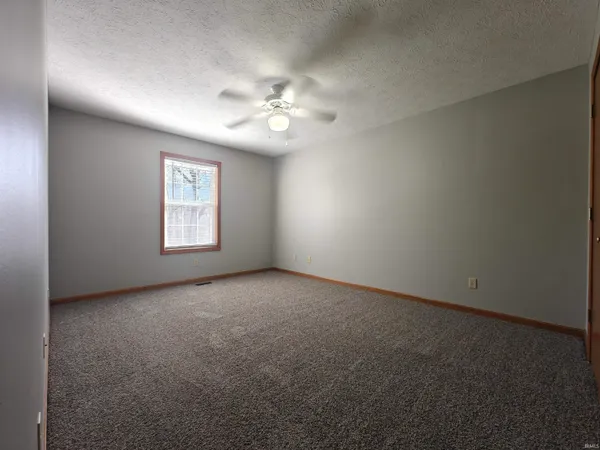 $1,395 | 400 Saw Mill Road, Unit 10, Lafayette, IN 47905