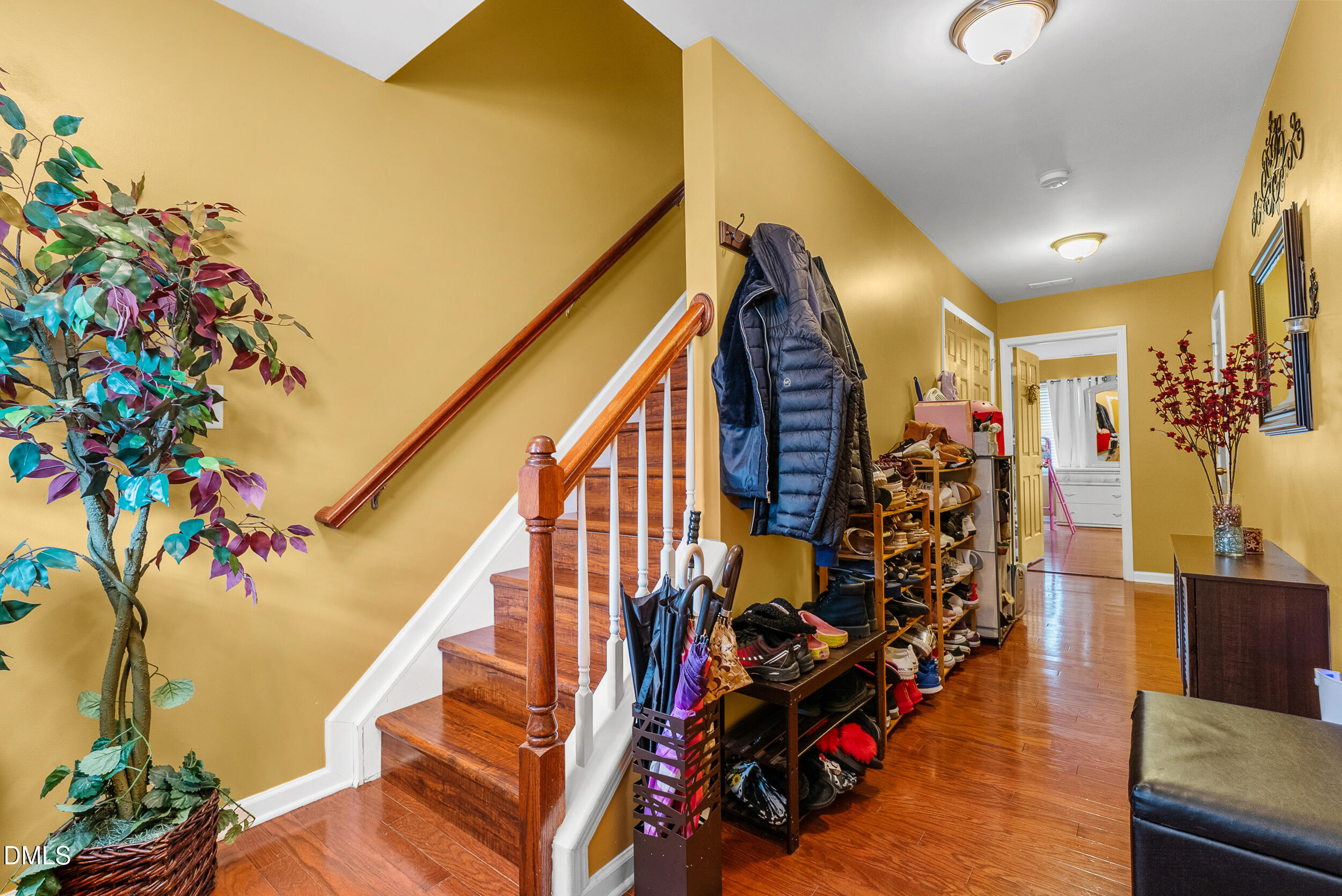 8840 Thornton Town Place Raleigh, NC 27616 - Photo 4 of 32 Foyer