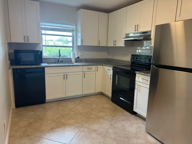 $2,000 | 13322 Vía Vulcanus, Unit A, Delray Beach, FL 33484