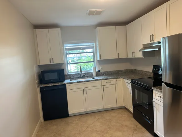 $2,000 | 13322 Vía Vulcanus, Unit A, Delray Beach, FL 33484