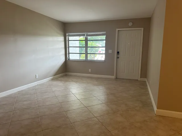 $2,000 | 13322 Vía Vulcanus, Unit A, Delray Beach, FL 33484