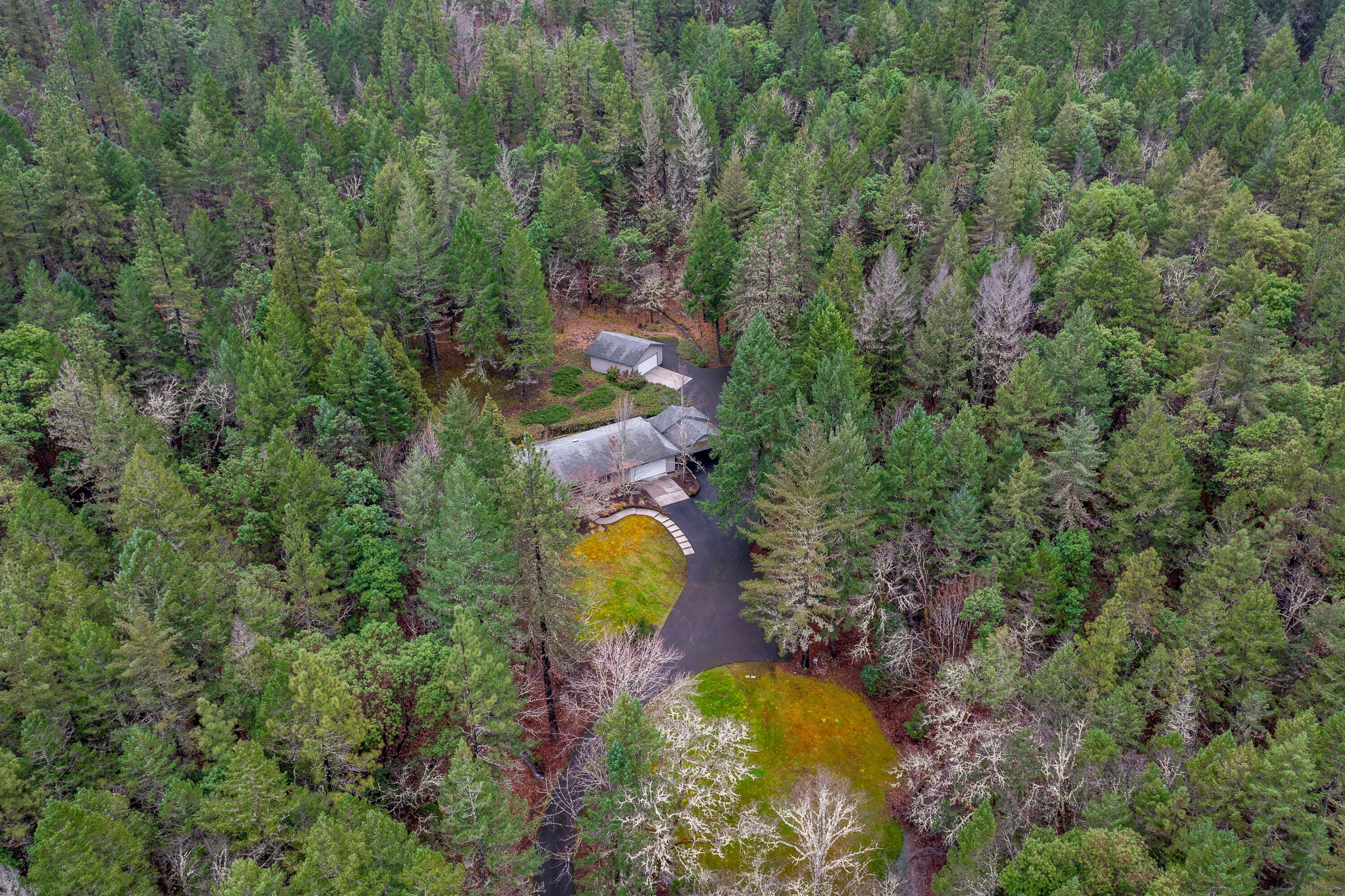 414 Colin Road Grants Pass, OR 97527 - Photo 1 of 23 DRONE (1 of 6)
