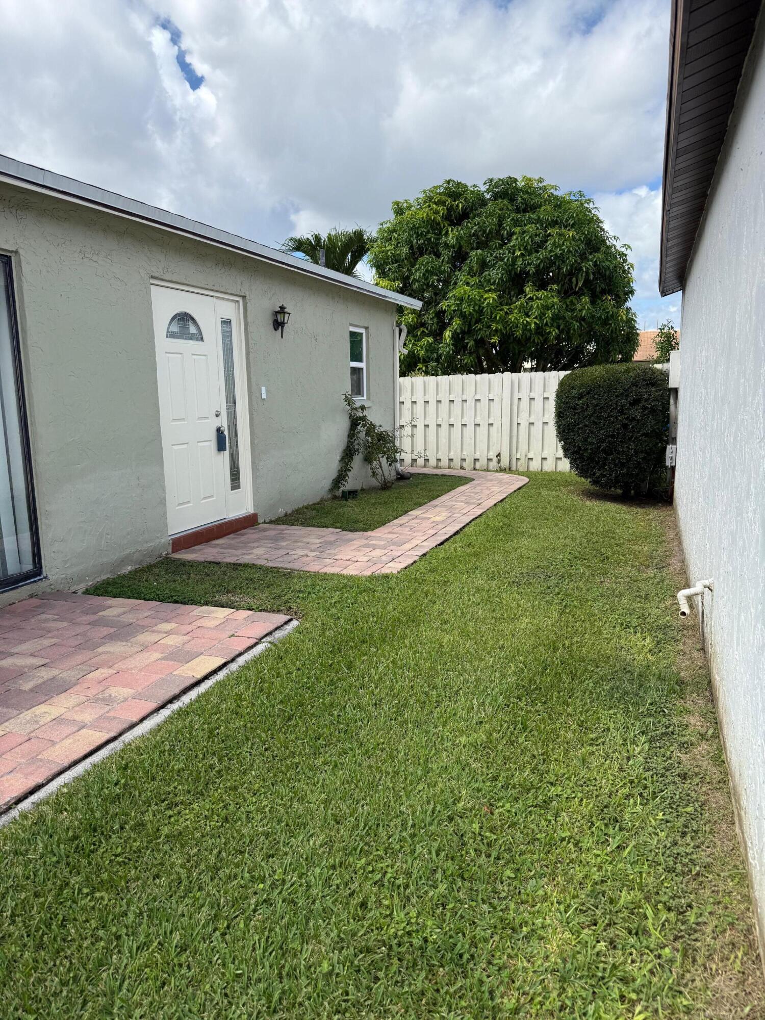 5216 Minto Road Boynton Beach, FL 33472 - Photo 3 of 15 IMG_1773