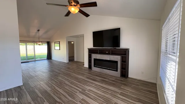$1,995 | 6008 West Hearn Road, Glendale, AZ 85306