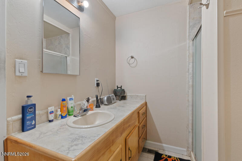 136 York Way Sparks, NV 89431 - Photo 13 of 21 136 York Way (11 of 21)primary bath to s