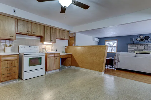 $374,000 | 1139 Tayco Street, Menasha, WI 54952