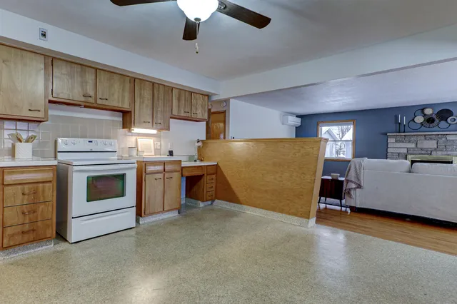 $374,000 | 1139 Tayco Street, Menasha, WI 54952