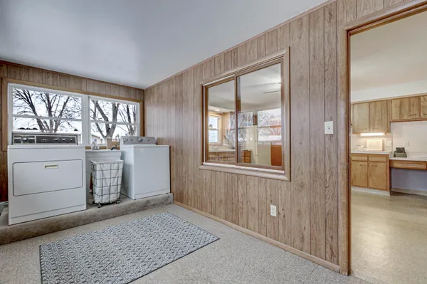 $374,000 | 1139 Tayco Street, Menasha, WI 54952