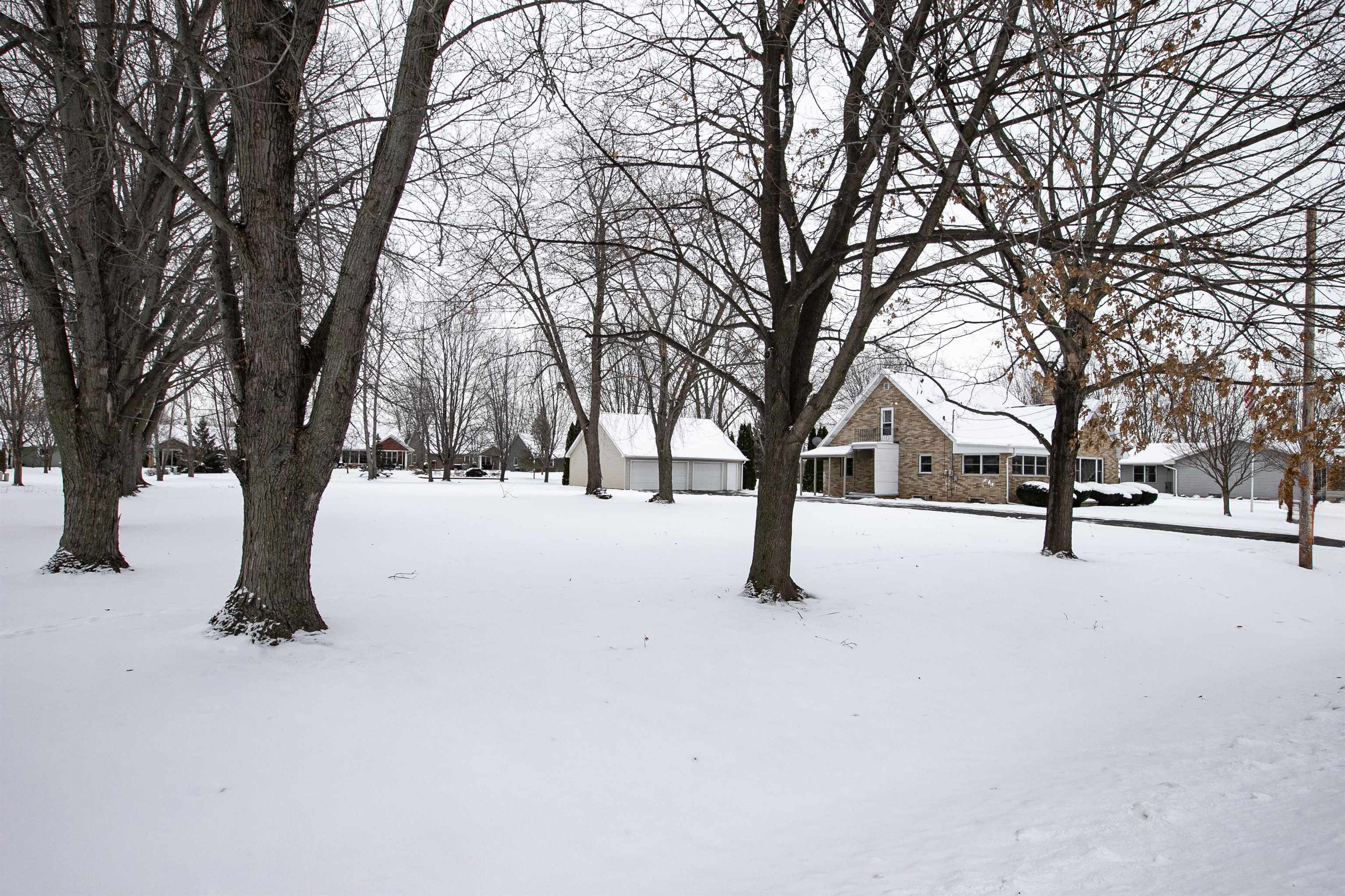 1139 Tayco Street Menasha, WI 54952 - Photo 4 of 43