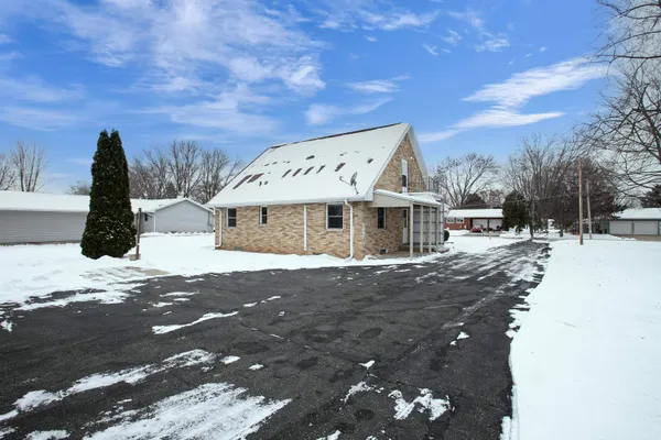 $374,000 | 1139 Tayco Street, Menasha, WI 54952