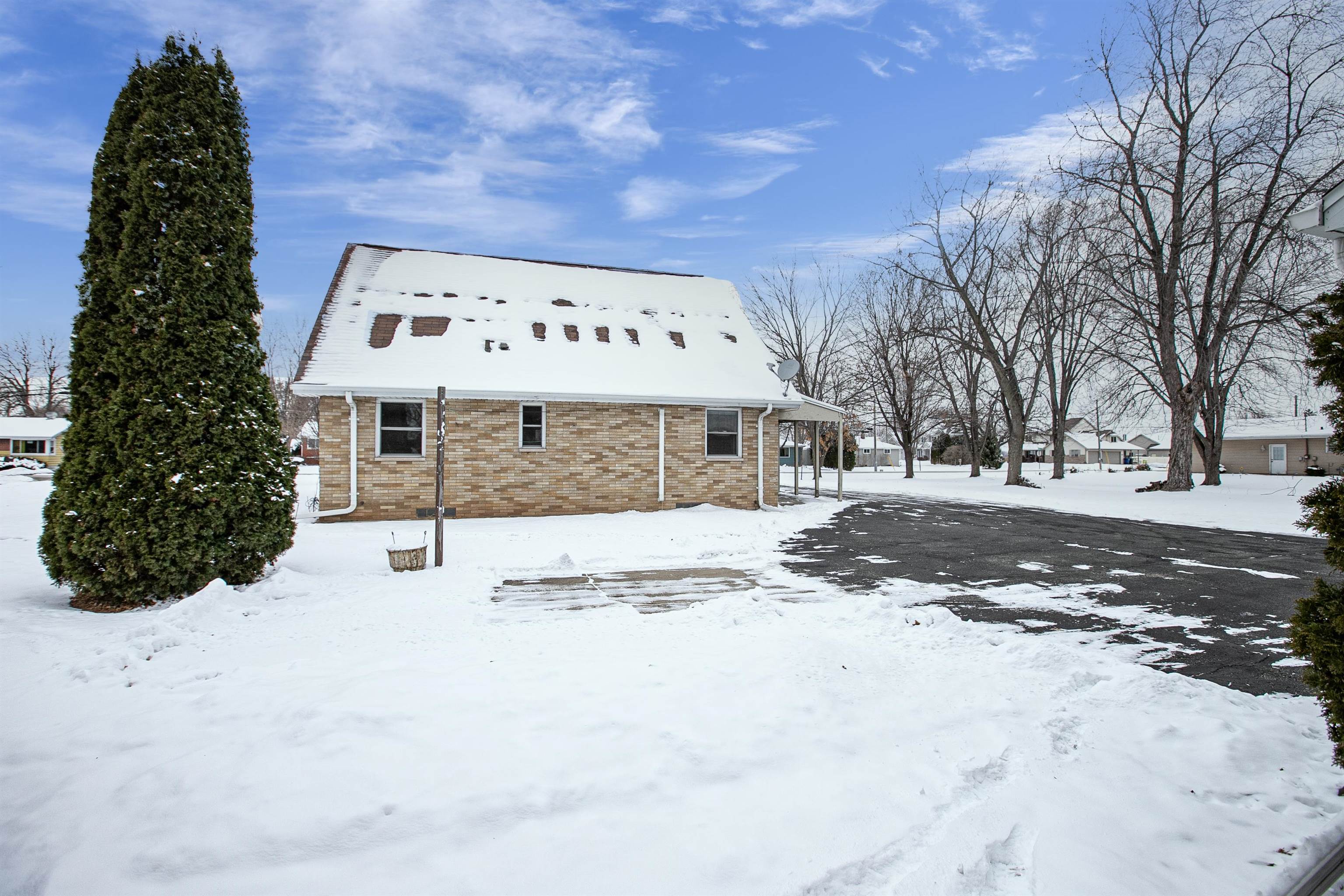 1139 Tayco Street Menasha, WI 54952 - Photo 7 of 43