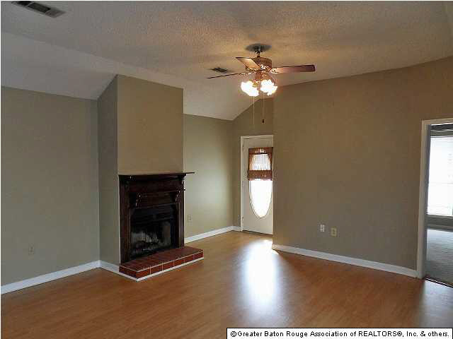 7865 Clover Ridge Avenue Baton Rouge, LA 70820 - Photo 2 of 15 Gallery Image 2