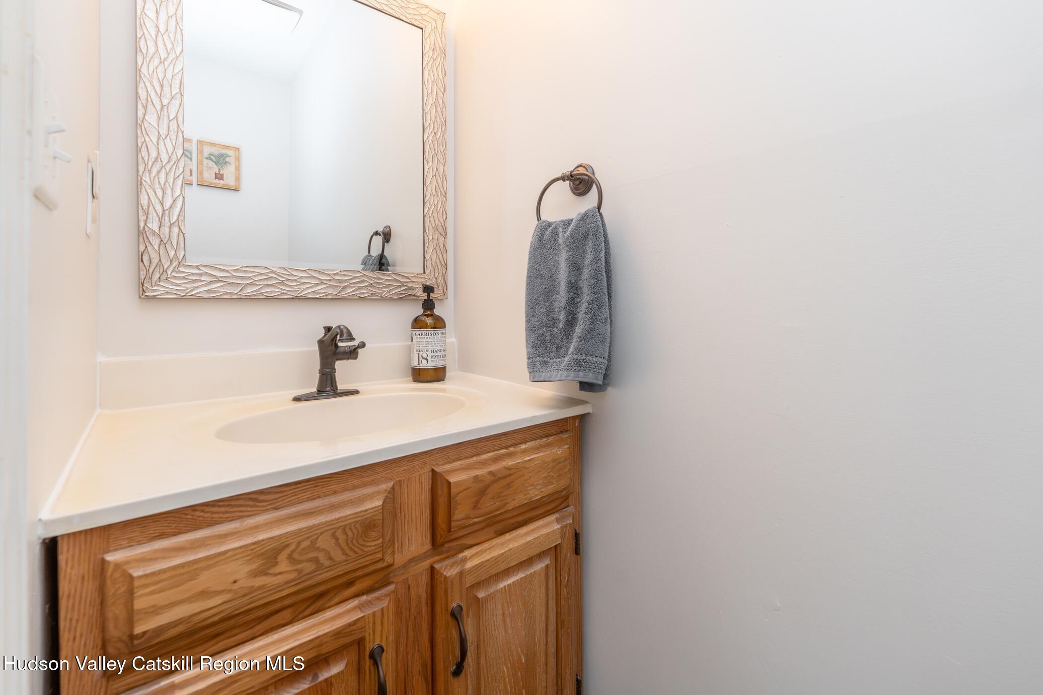 42 Red Maple Road Saugerties, NY 12477 - Photo 5 of 12 Image-8