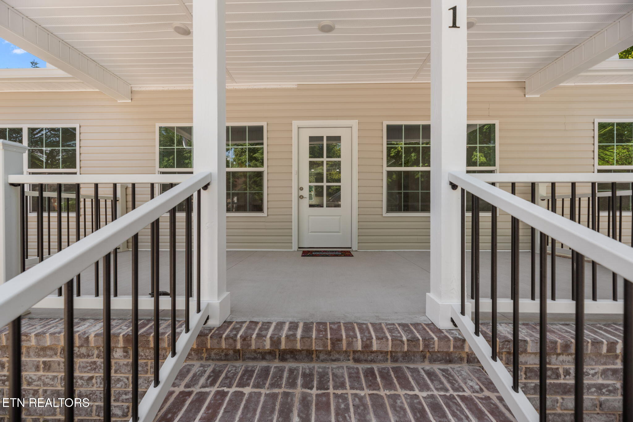 711 Byrd Street Clinton, TN 37716 - Photo 3 of 27 Byrd covered front porch