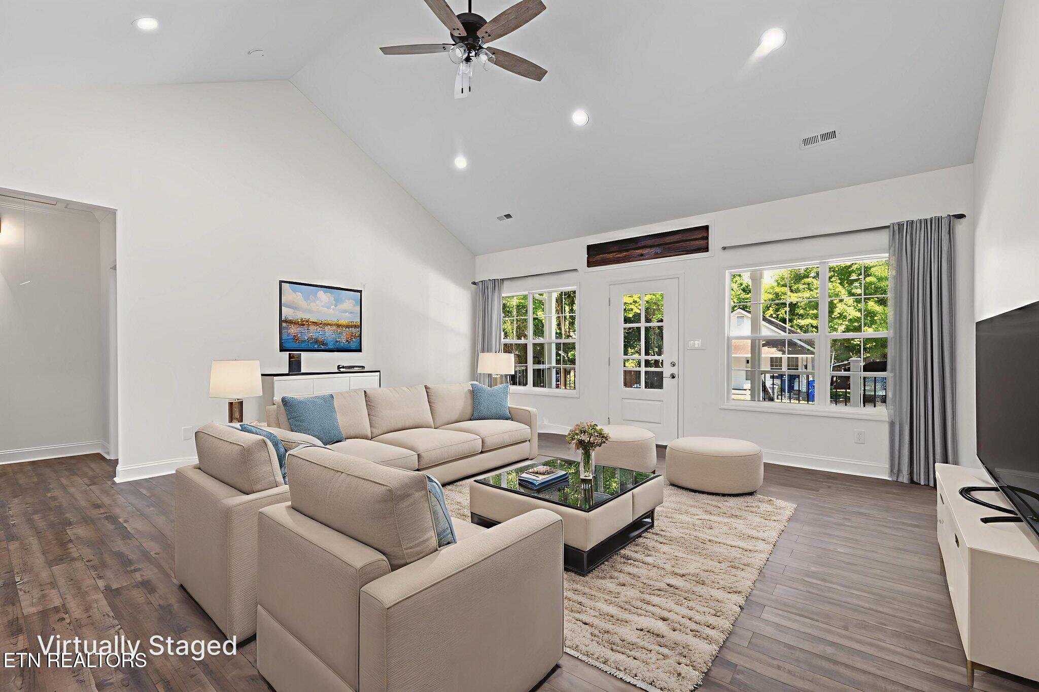 711 Byrd Street Clinton, TN 37716 - Photo 5 of 27 byrd lr staged