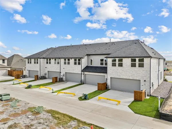 $2,399 | 9617 Dahlia Boulevard, Mesquite, TX 75126