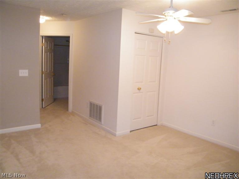 29884 Center Ridge Road, Unit 113 Westlake, OH 44145 - Photo 5 of 11 DINING ROOM