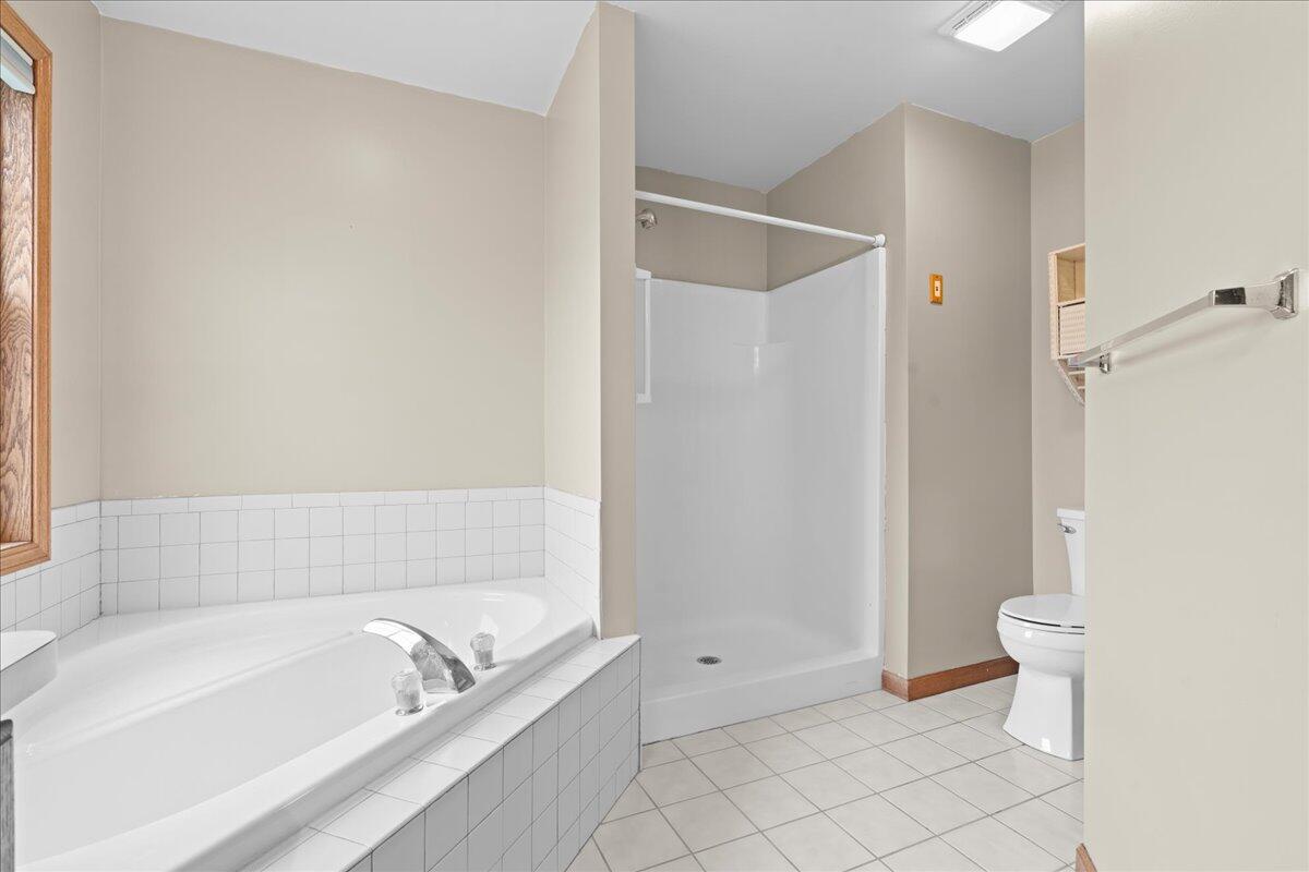 3168 MacKenzie Drive Howell, MI 48843 - Photo 14 of 44 18-Media Jett - 18