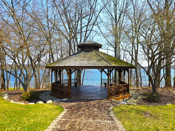 $375,000 | 3168 MacKenzie Drive, Howell, MI 48843