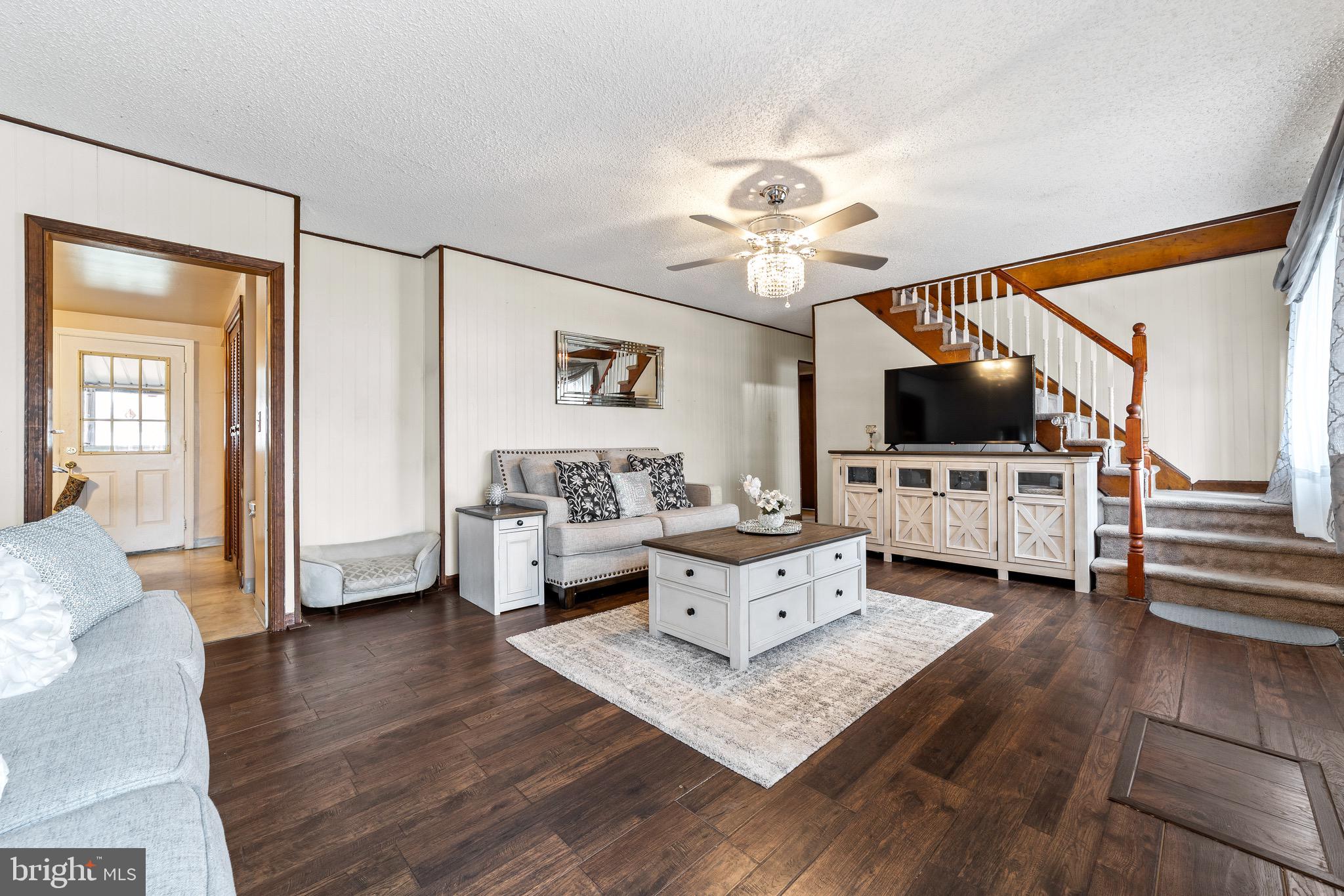 426 Flanders Road Burlington, NJ 08016 - Photo 3 of 27 Gallery Image 3