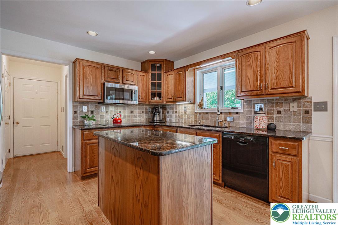 4542 Springfield Drive Coplay, PA 18037 - Photo 14 of 89