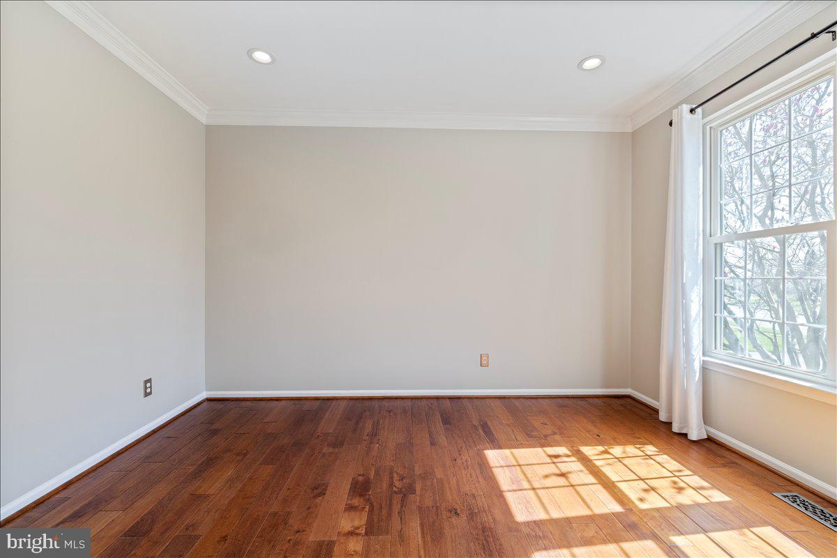 5401 Windtree Drive Doylestown, PA 18902 - Photo 18 of 36 Living Room