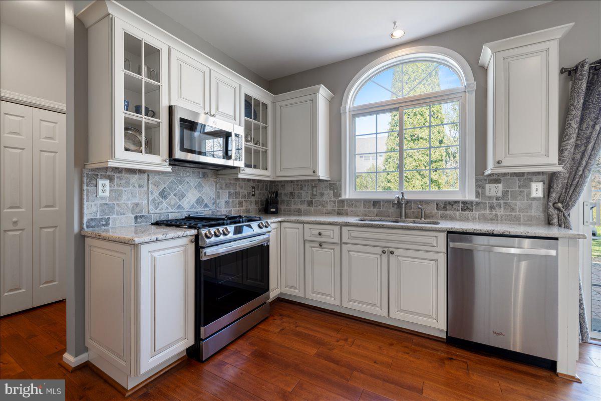 5401 Windtree Drive Doylestown, PA 18902 - Photo 9 of 36 Kitchen
