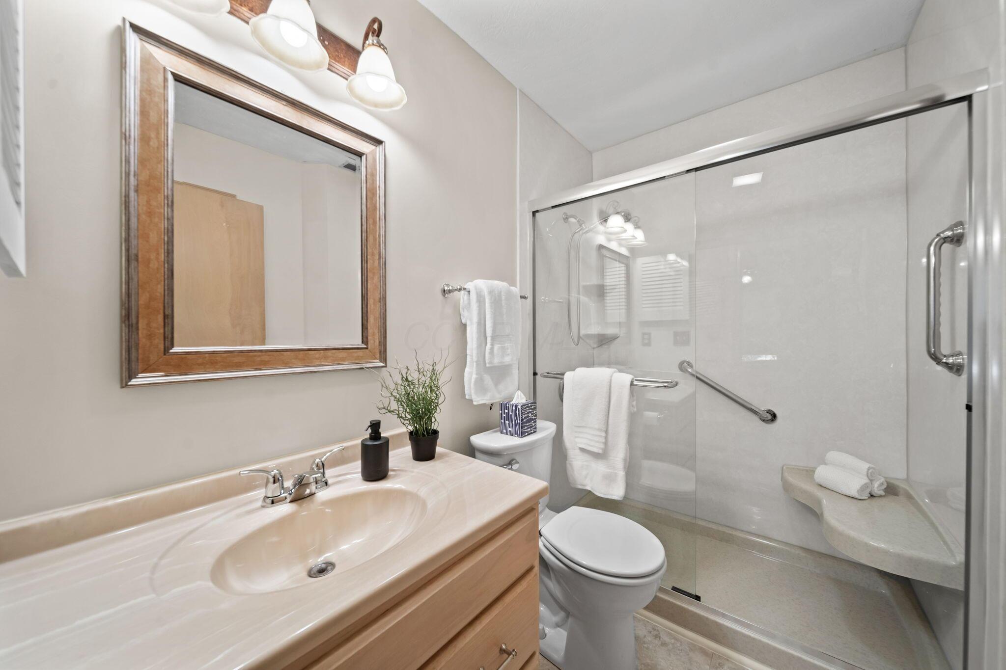 354 Hidden Ravines Drive Powell, OH 43065 - Photo 17 of 35 Bedroom Suite 1 Full Bath