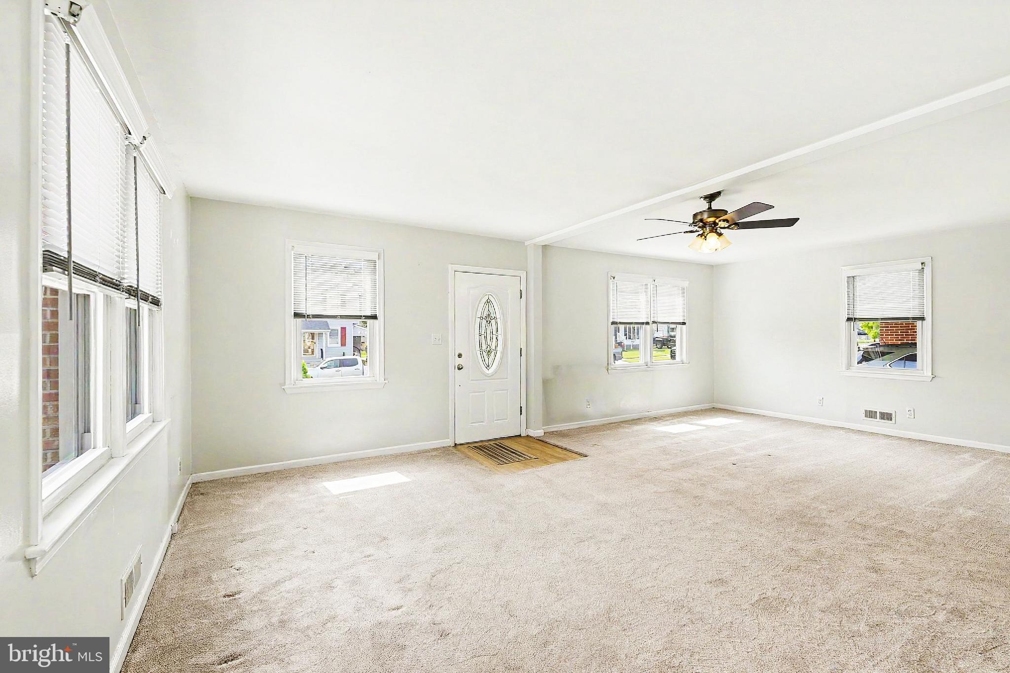 2623 Ambler Road Baltimore, MD 21222 - Photo 5 of 46 Living Room