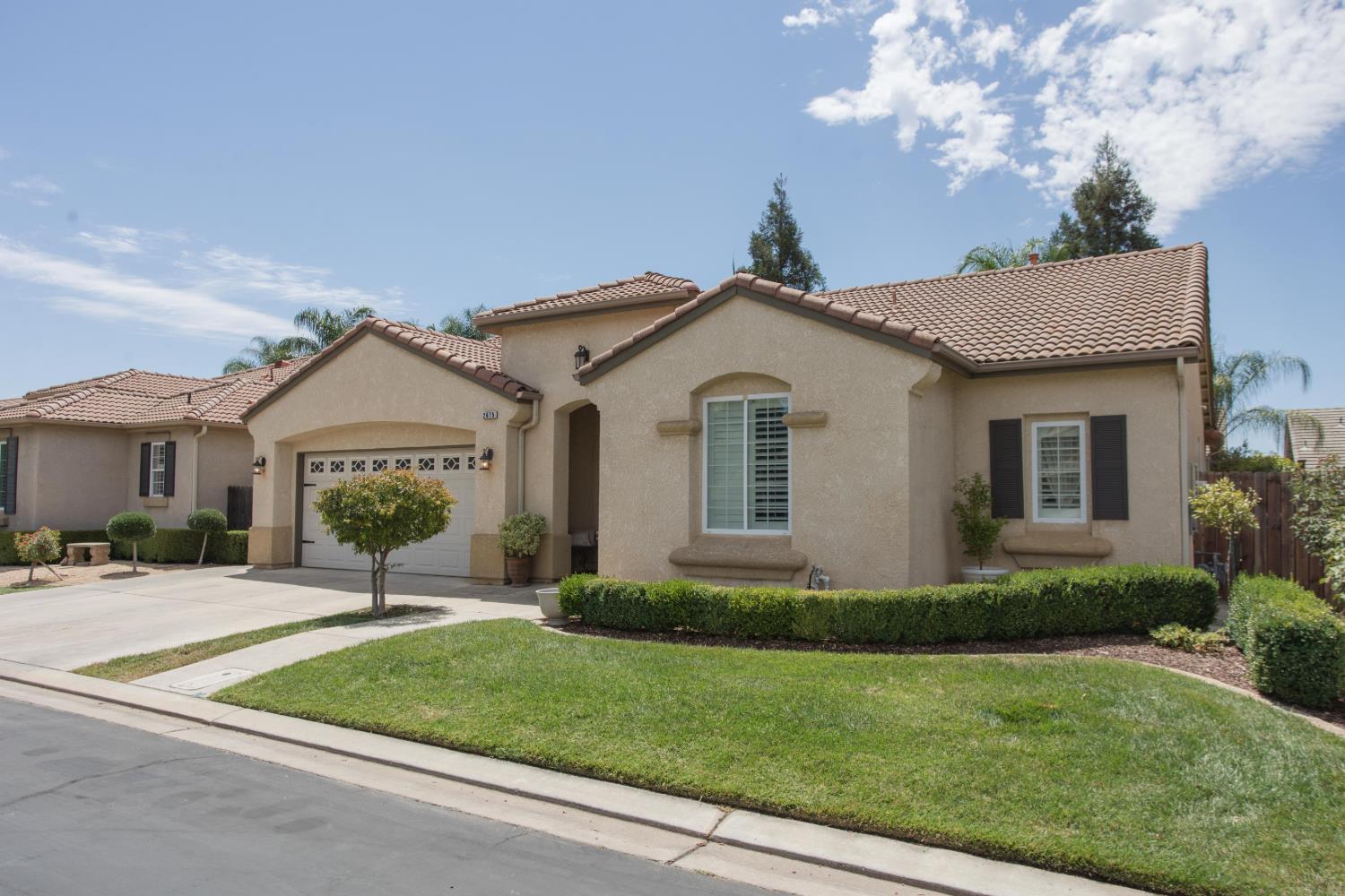 2675 East Rockingham Court Fresno, CA 93720 - Photo 2 of 64