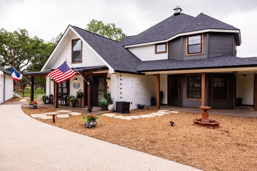 305 Oak Wood Road Kerrville, TX 78028 - Photo 7 of 67
