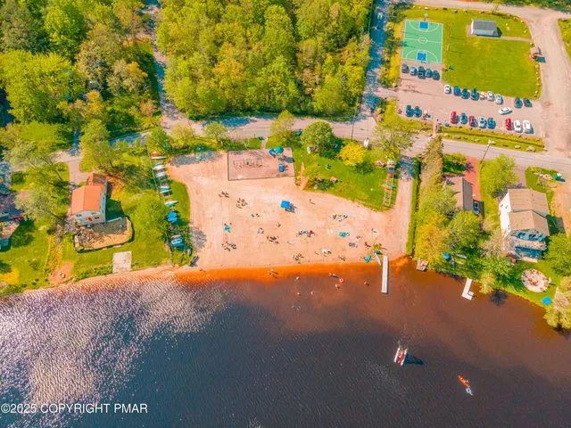 a view of an outdoor space